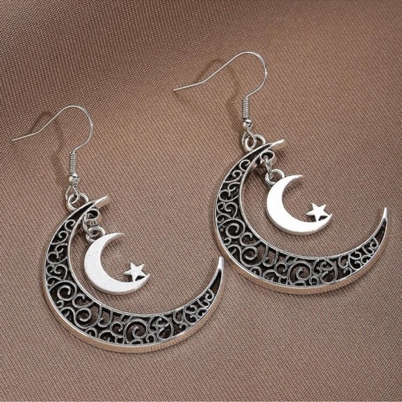 1 LEFT! Silver Crescent Moon Dangle Earrings - Picture 6 of 6